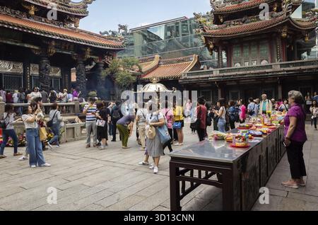 Taipei, Taiwan - 20 ottobre 2019: Famosa attrazione del tempio di Lungshan a Taipei, Taiwan Foto Stock
