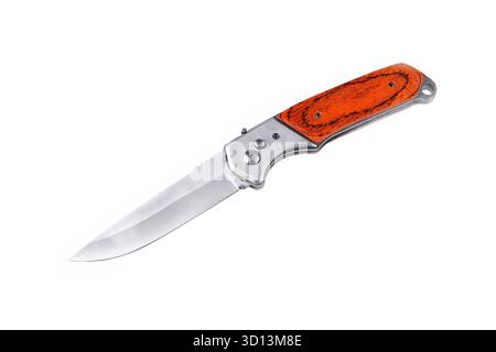 coltello a penna pieghevole con manico in legno su sfondo bianco messa a fuoco selettiva ravvicinata Foto Stock