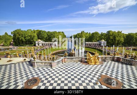 Grand cascata in Pertergof, San Pietroburgo, Russia Foto Stock