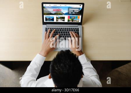 Sito web dell'agenzia di viaggi online per la ricerca e la pianificazione del viaggio offerte e pacchetti per la prenotazione di voli, hotel e tour Foto Stock
