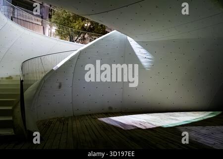 Wave e Wood Abstraction a Benidorm Foto Stock