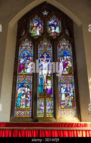All'interno, Legbourne Village Church, Lincolnshire, Regno Unito, Inghilterra, Church, Village, Village Church, Legbourne UK, Legbourne Lincolnshire, finestra della chiesa Foto Stock