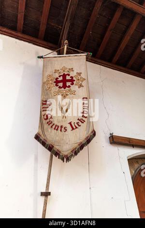 Legbourne Village Church, Lincolnshire, Regno Unito, Inghilterra, Chiesa di tutti i santi Legbourne, banner chiesa, bandiera chiesa, bandiera araldica, bandiera chiesa, Foto Stock
