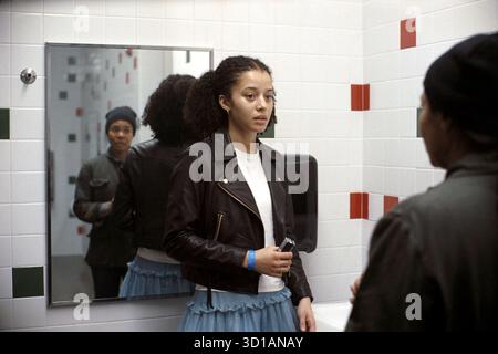 One Battle After Another è un film del 2025 scritto, co-prodotto e diretto da Paul Thomas Anderson, ispirato al romanzo del 1990 Vineland di Thomas Pynchon. È interpretato da Leonardo DiCaprio, Sean Penn, Benicio del Toro, Regina Hall, Teyana Taylor, e Chase Infiniti, e segue un ex-rivoluzionario che viene costretto a tornare nel suo precedente stile di vita combattivo quando lui e sua figlia vengono perseguiti da un ufficiale militare corrotto. Foto Stock