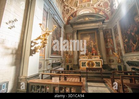 All'interno della Cattedrale di Santa Maria Assunta a Volterra, Italia Foto Stock