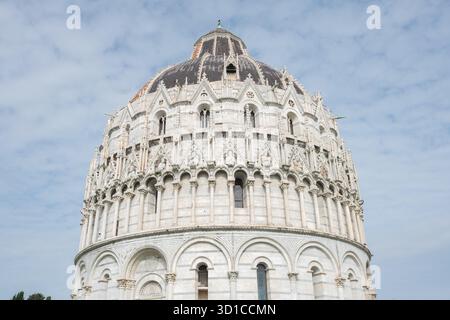 Battistero di San Giovanni in Pisa, Italia Foto Stock