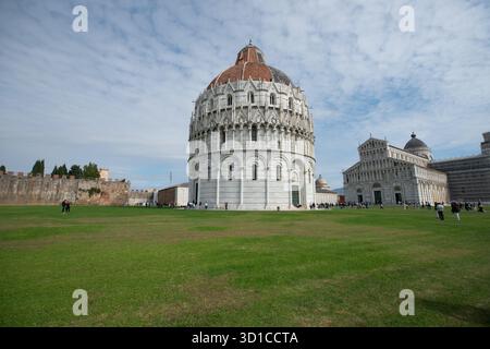 Battistero di San Giovanni in Pisa, Italia Foto Stock