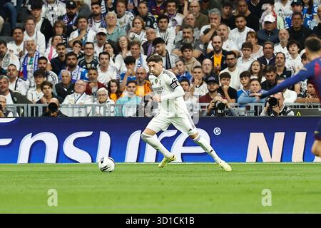 Madrid, Spagna. 26 ottobre 2025. (Real) calcio: Partita spagnola "LaLiga EA Sports" tra il Real Madrid CF - FC Barcelona all'Estadio Santiago Bernabeu di Madrid, Spagna. Crediti: Mutsu Kawamori/AFLO/Alamy Live News Foto Stock