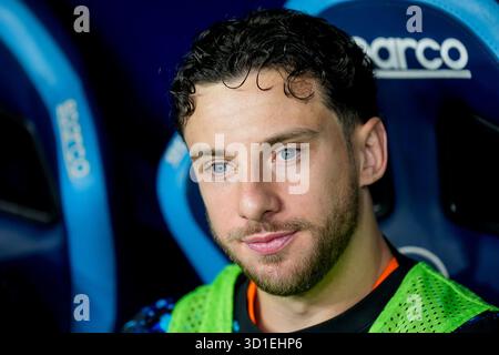 Carlos Augusto del FC Internazionale guarda durante la serie A Enilive match tra SSC Napoli e FC Internazionale allo Stadio Diego Armando Maradona il 25 ottobre 2025 a Napoli Foto Stock