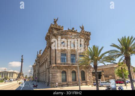 BARCELLONA, SPAGNA - 19 LUGLIO: Via di Barcellona il 19 luglio 2012. È la capitale della Catalogna e la seconda città più grande della Spagna con una popolazione Foto Stock