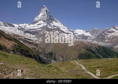 Il Mighty e bello Matterhorn Peak, Vista da Zermatt - la famosa e iconica montagna svizzera nelle Alpi, Zermatt, Vallese, Svizzera Foto Stock