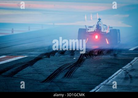 Cheste, Espagne. 28 ottobre 2025. pneus, pneumatici, illustrazione di dettaglio pneumatici durante i test pre-stagionali di Valencia 2025 del Campionato del mondo ABB FIA Formula e 2025-26, sul circuito Ricardo Tormo dal 27 al 31 ottobre 2025 a Cheste, Spagna - foto Paulo Maria/DPPI credito: DPPI Media/Alamy Live News Foto Stock