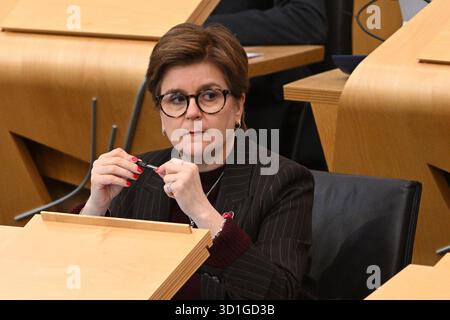 Edimburgo Scozia, Regno Unito 28 ottobre 2025. Nicola Sturgeon MSP al Parlamento scozzese. credito sst/alamy notizie in diretta Foto Stock