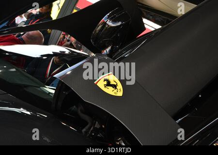 Scarperia, Italia - 24 ottobre 2025: Ferrari F80 in mostra durante le finali del mondo Ferrari 2025 sul circuito del Mugello in Italia. Foto Stock