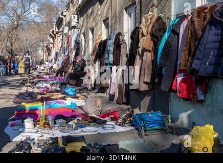 Grande mercato delle pulci a Odessa, Ucraina Foto Stock