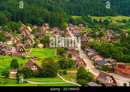 Shirakawa, Japan at twilight in the summer season. Foto Stock