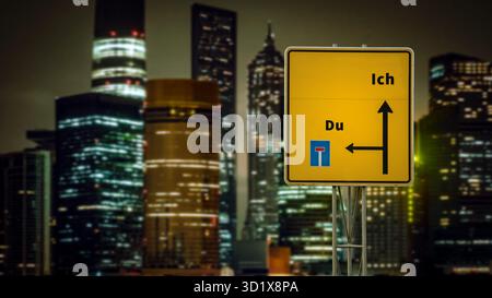 Segnalate la strada diretta verso ME contro DI VOI - Bildmontage Foto Stock