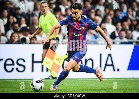 Madrid, Espagne. 26 ottobre 2025. Eric GARCIA di Barcellona durante il campionato spagnolo di LaLiga tra Real Madrid CF e FC Barcelona il 26 ottobre 2025 allo stadio Santiago Bernabeu di Madrid, Spagna - foto Gustavo Valiente/Matthieu Mirville/DPPI Credit: DPPI Media/Alamy Live News Foto Stock