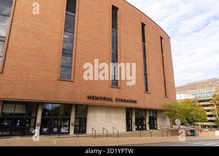 Nashville, Tennessee - 25 ottobre 2025: Vanderbilt Memorial Gymnasium nel campus della Vanderbilt University Foto Stock