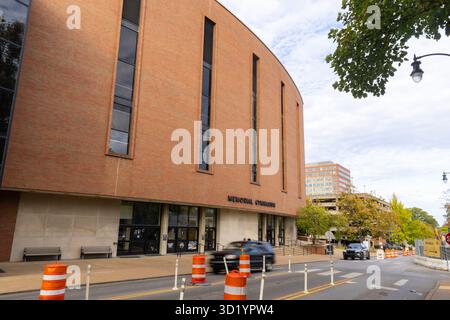 Nashville, Tennessee - 25 ottobre 2025: Vanderbilt Memorial Gymnasium nel campus della Vanderbilt University Foto Stock
