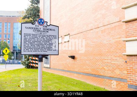Nashville, Tennessee - 25 ottobre 2025, marcatore storico del Vanderbilt Memorial Gymnasium Foto Stock