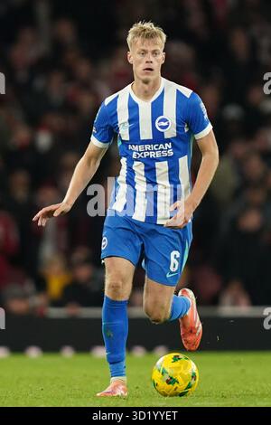 Londra, Regno Unito. 29 ottobre 2025. Jan Paul van Hecke di Brighton & Hove Albion durante la partita Arsenal contro Brighton & Hove Albion Carabao Cup del 16° turno all'Emirates Stadium di Londra, Inghilterra il 29 ottobre 2025 Credit: Dylan Hepworth/Every Second Media Credit: Every Second Media/Alamy Live News Foto Stock