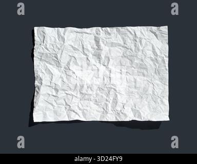 Carta bianca sgualcita su sfondo scuro che evidenzia texture e ombre Foto Stock