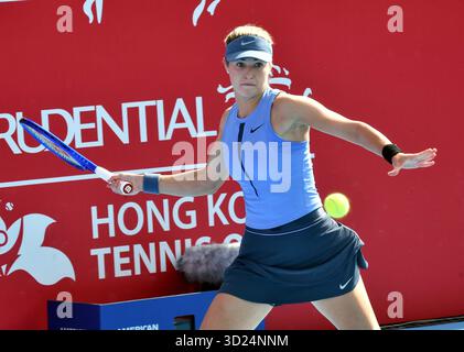 Hong Kong, Cina. 30 ottobre 2025. Anna Kalinskaya fa il suo ritorno durante il singolare femminile del 16° turno tra la Cina Zhang Shuai e la Russia Anna Kalinskaya al torneo WTA Hong Kong Open di Hong Kong a Hong Kong, Cina, 30 ottobre 2025. Crediti: Lo Ping fai/Xinhua/Alamy Live News Foto Stock