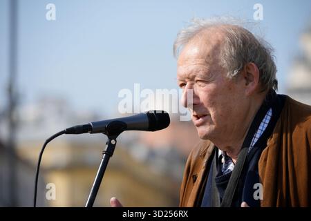 Co-fondatore ed editore del giornale record Gazeta Wyborcza, Adam Michnik è stato visto a Varsavia, in Polonia, il 23 marzo 2025. Foto Stock