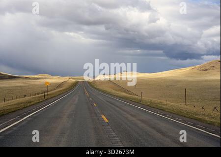 Ranchland nelle Great Plains lungo l'autostrada US 200. Lewis & Clark County, Montana. Foto Stock