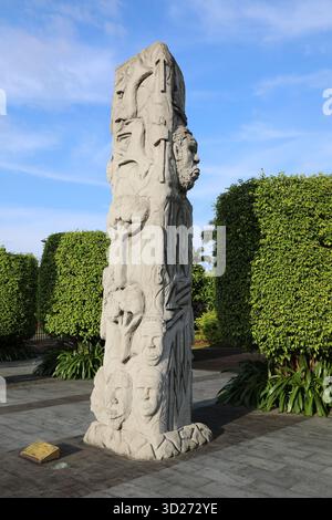 Scultura nella zona doganale etnica del Parco Nazionale di Malabo Foto Stock
