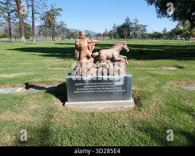 North Hollywood, California, USA 30 ottobre 2025 Pierce Brothers Valhalla Memorial Park Cemetery il 30 ottobre 2025 a North Hollywood, California, USA. Foto di Barry King/Alamy Stock Photo Foto Stock