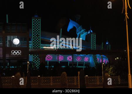 Ashgabat City, Turkmenistan - 28 luglio 2025. Ripresa notturna dello stadio olimpico di Ashgabat. Foto Stock