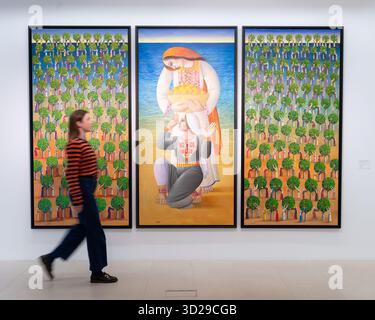 Londra, Inghilterra, Regno Unito. 31 ottobre 2025. Un membro dello staff di Christies passerà davanti a Untitled by Sliman Mansour (nato nel 1947, Birzeit) durante un'anteprima stampa di Silsila: Highlights from the Dalloul Collection and Modern and Contemporary Middle Eastern Art at Christies in London, 31 ottobre 2025. I lavori sono stimati a 120.000-180.000. (Credit Image: © Thomas Krych/ZUMA Press Wire) SOLO PER USO EDITORIALE! Non per USO commerciale! Foto Stock