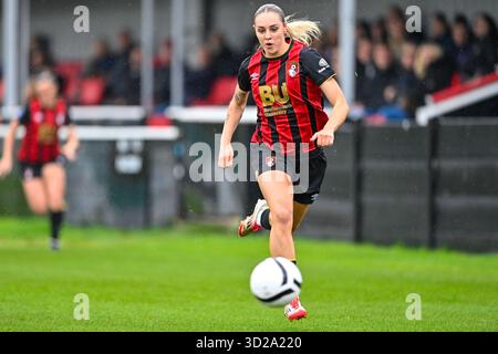 Londra, Regno Unito, Regno Unito. 19 ottobre 2025. Londra, Inghilterra, 19 ottobre 2025 Jenna Markham di Bournemouth durante la partita di fa WNL League Cup tra QPR FC Women e AFC Bournemouth Women all'Hanwell Town FC di Londra, Inghilterra. (MT/SPP) credito: Foto SPP Sport Press. /Alamy Live News Foto Stock