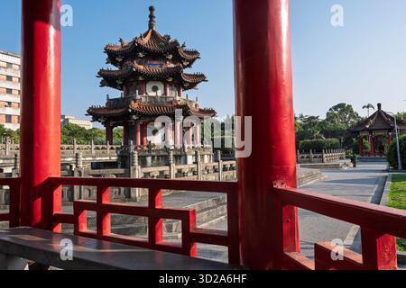 Pagode in stile cinese nel 228 Peace Memorial Park, Taipei, Taiwan Foto Stock