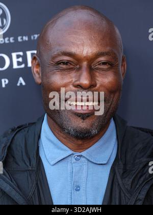 Los Angeles, Stati Uniti. 31 ottobre 2025. LOS ANGELES, CALIFORNIA, Stati Uniti d'America - OTTOBRE 30: L'attore e produttore cinematografico haitiano Jimmy Jean-Louis arriva all'American French Film Festival del 2025 - proiezione centrale di "Nouvelle Vague" di Netflix tenutasi al DGA Theater Complex presso la Directors Guild of America il 30 ottobre 2025 a Los Angeles, California, Stati Uniti. (Foto di Xavier Collin/Image Press Agency) credito: Image Press Agency/Alamy Live News Foto Stock
