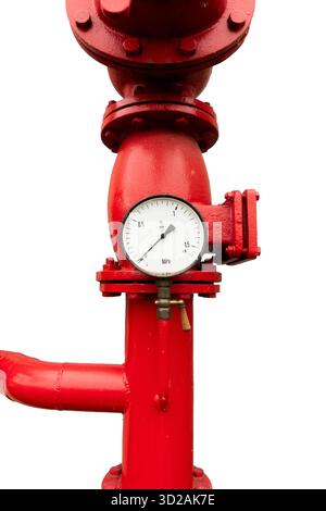 Tubo rosso industriale con manometro che misura MPa, simboleggia il concetto di ingegneria e sistema meccanico Foto Stock