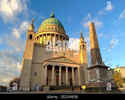 Chiesa di San Nicola nella piazza del mercato Vecchio, Potsdam, Germania Foto Stock