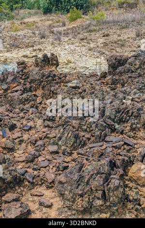 Le pietre del terreno desertico di la Candelaria; immagine composita messa a fuoco catturata nelle montagne andine orientali della Colombia centrale Foto Stock