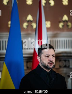 Londra, Regno Unito, 24 ottobre 2025. Il presidente ucraino Volodymyr Zelenskyy durante una conferenza stampa dopo un incontro con la Coalizione dei volenterosi sulla situazione in Ucraina. Bart Maat/Alamy Live News netherlands Out - belgio Out Foto Stock