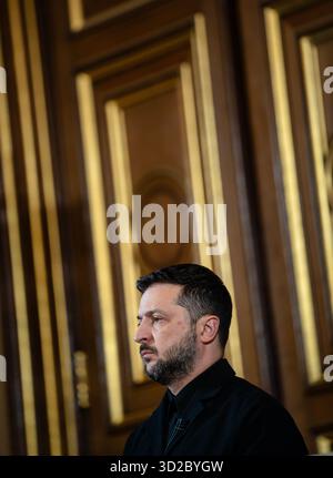 Londra, Regno Unito, 24 ottobre 2025. Il presidente ucraino Volodymyr Zelenskyy durante una conferenza stampa dopo un incontro con la Coalizione dei volenterosi sulla situazione in Ucraina. Bart Maat/Alamy Live News netherlands Out - belgio Out Foto Stock