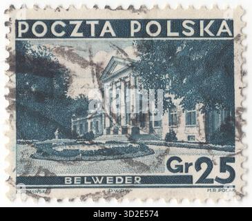 POLONIA — 1935 agosto 21: Francobollo verde grosz myrtle 25 raffigurante il Palazzo del Belvedere. Belweder (splendida vista) è un palazzo neoclassico a Varsavia, Polonia. Eretta nel 1660 e ristrutturata negli anni '1800, è una delle numerose residenze ufficiali utilizzate dai presidenti polacchi e una guest House di stato per i capi di stato in visita. Il complesso è situato a sud del centro di Varsavia, nelle vicinanze dello storico Parco delle Terme reali (Łazienki) Foto Stock