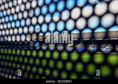 Vista generale all'interno dello stadio durante la partita del primo turno di fa Cup tra Peterborough e Cardiff City a London Road, Peterborough, sabato 1 novembre 2025. (Foto: Kevin Hodgson | mi News) crediti: MI News & Sport /Alamy Live News Foto Stock