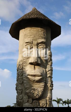 Scultura al Parco Nazionale di Malabo nella Guinea Equatoriale Foto Stock