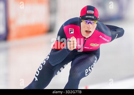 Heerenveen, Paesi Bassi. 1 novembre 2025. HEERENVEEN, PAESI BASSI - 1 NOVEMBRE: Mats Bendijk durante i Campionati olandesi di pattinaggio di velocità su distanze singole 2026 a Thialf il 1° novembre 2025 a Heerenveen, Paesi Bassi. (Foto di Andre Weening/Orange Pictures) credito: Orange Pics BV/Alamy Live News Foto Stock