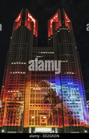 Tokyo Projection Mapping Project: Night & Light: Godzilla . Metropolitan Government Plaza. Giappone Foto Stock