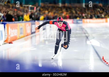 Heerenveen, Paesi Bassi. 1 novembre 2025. HEERENVEEN, PAESI BASSI - 1 NOVEMBRE: Meike Veen durante i Campionati olandesi di pattinaggio di velocità su distanze singole 2026 a Thialf il 1° novembre 2025 a Heerenveen, Paesi Bassi. (Foto di Douwe Bijlsma/Orange Pictures) credito: Orange Pics BV/Alamy Live News Foto Stock