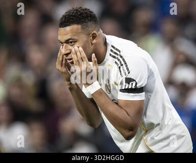 Madrid, Spagna. 1 novembre 2025. MADRID, SPAGNA - 1 NOVEMBRE: Kylian Mbappé reagisce durante la partita LaLiga EA Sports tra Real Madrid e Valencia all'Estadio Santiago Bernabeu il 1° novembre 2025 a Madrid Spagna (foto di Ricardo Nogueira/Sports Press Photo) credito: SPP Sport Press Photo. /Alamy Live News Foto Stock