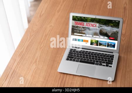 Sito web dell'agenzia di viaggi online per la ricerca e la pianificazione del viaggio offerte e pacchetti per la prenotazione di voli, hotel e tour Foto Stock